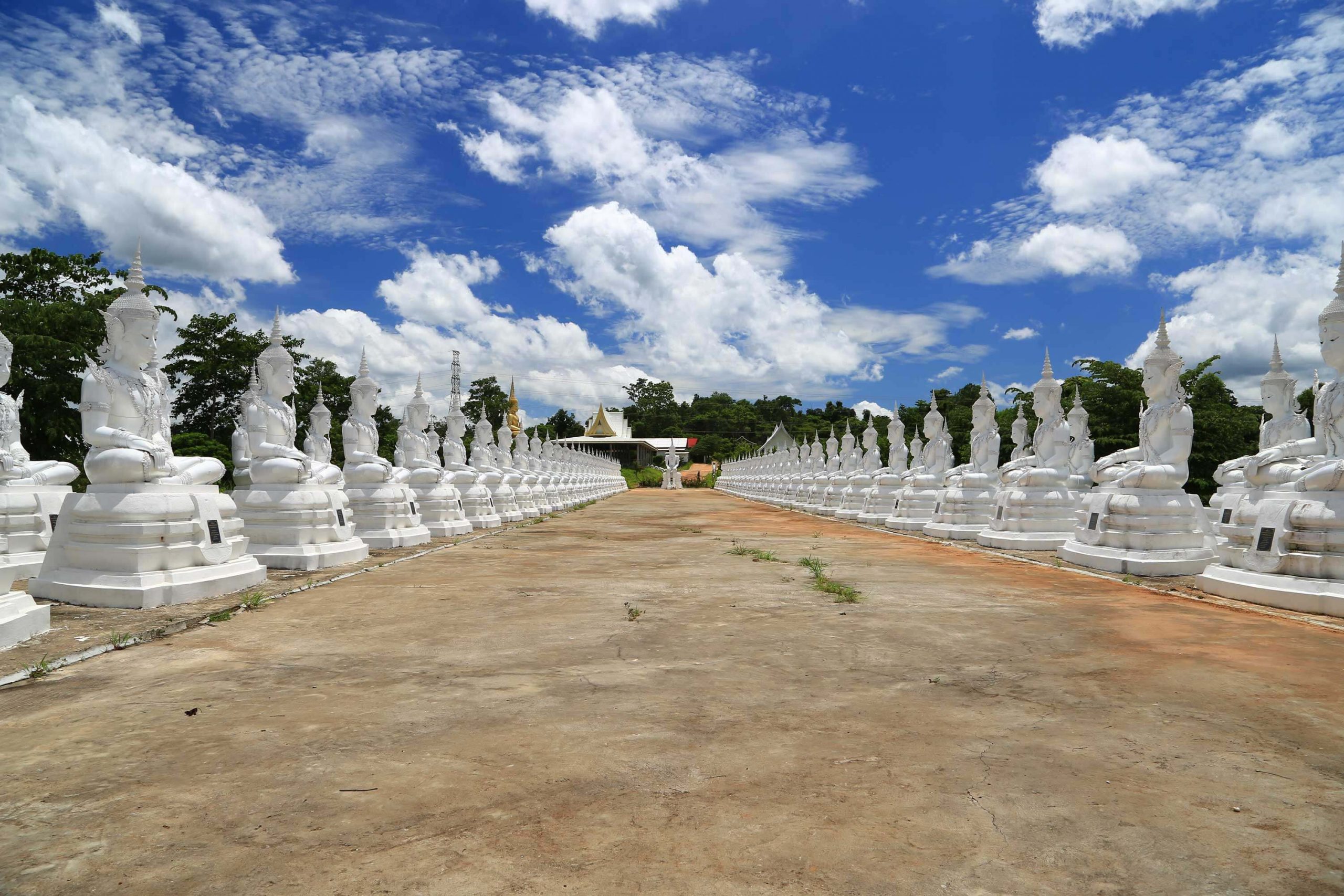 พระพุทธบาทน้ำทิพย์จำนวน 118 องค์