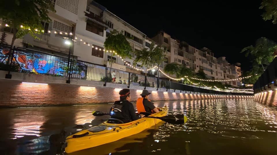 พายเรือคายัค คลองโอ่งอ่าง